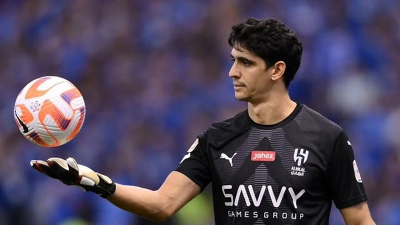 موقف ياسين بونو.. تطورات مشاركة حارس الهلال أمام شباب الأهلي بالآسيوية